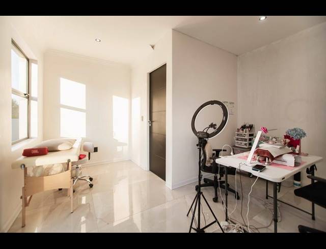 5 BEDROOM HOUSE FOR SALE IN COPPERLEAF ESTATE